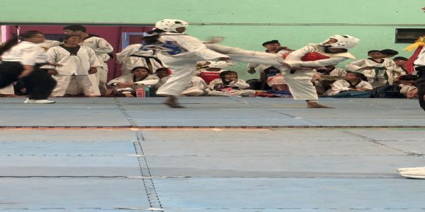 प्रतियोगिता में शामिल बच्चें प्रतियोगिता में शामिल बच्चें