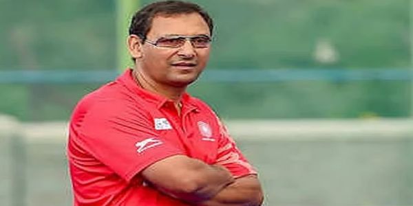 महिला टीम के कोच हरेंद्र सिंह