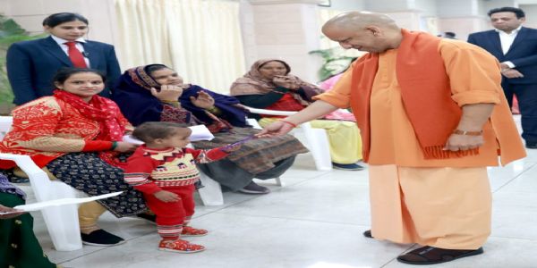 आमजन की समस्याओं के समाधान पर निगरानी रखें जनपदीय पुलिस अधिकारी : मुख्यमंत्री योगी