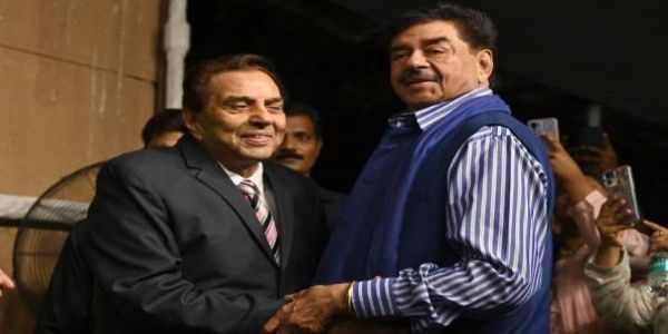 शत्रुघ्न सिन्हा, धर्मेंद्र - फोटो सोर्स एक्स शत्रुघ्न सिन्हा, धर्मेंद्र - फोटो सोर्स एक्स