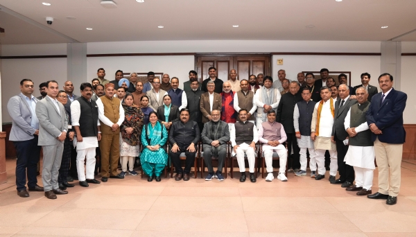 हरियाणा के विधायक,मंत्री व स्पीकर लाेकसभा में उपराष्ट्रपति से मुलाकात करते हुए हरियाणा के विधायक,मंत्री व स्पीकर लाेकसभा में उपराष्ट्रपति से मुलाकात करते हुए