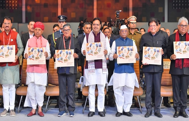 प्रवासी राजस्थानी दिवस कार्यक्रम को संबोधित करते केंद्रीय वाणिज्य मंत्री प्रवासी राजस्थानी दिवस कार्यक्रम को संबोधित करते केंद्रीय वाणिज्य मंत्री