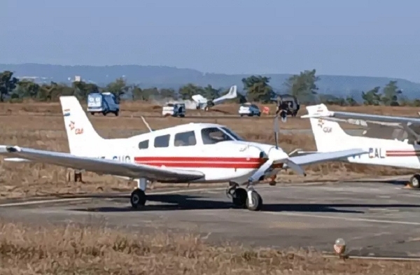 ट्रेनी विमान हादसे का शिकार ट्रेनी विमान हादसे का शिकार