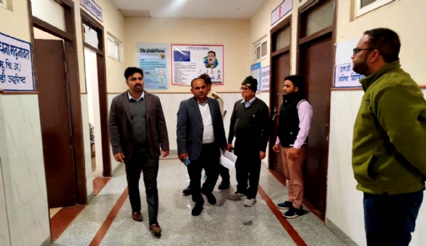 जिला अस्पताल में सफाई व्यवस्था दुरुस्त करने के निर्देश जिला अस्पताल में सफाई व्यवस्था दुरुस्त करने के निर्देश