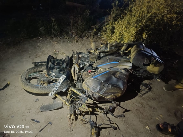 क्षतिग्रस्त वाहन क्षतिग्रस्त वाहन