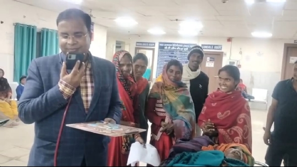 तांत्रिक को समझाते डा. आरके रंजन तांत्रिक को समझाते डा. आरके रंजन