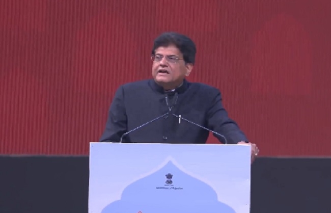 प्रवासी राजस्थानी दिवस कार्यक्रम को संबोधित करते केंद्रीय वाणिज्य मंत्री प्रवासी राजस्थानी दिवस कार्यक्रम को संबोधित करते केंद्रीय वाणिज्य मंत्री