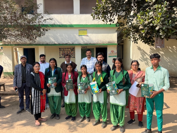 कार्यक्रम में शामिल लोग कार्यक्रम में शामिल लोग