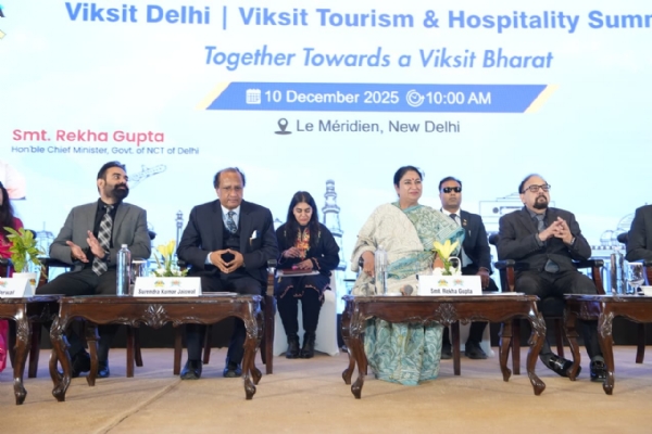 ‘विकसित दिल्ली-विकसित पर्यटन एवं आतिथ्य’ शिखर सम्मेलन को संबोधिक करती मुख्यमंत्री रेखा गुप्ता ‘विकसित दिल्ली-विकसित पर्यटन एवं आतिथ्य’ शिखर सम्मेलन को संबोधिक करती मुख्यमंत्री रेखा गुप्ता