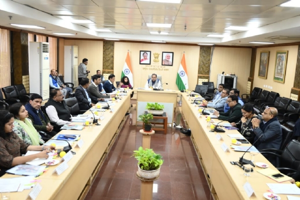 दिल्ली सचिवालय में बुधवार को स्टेट रोड सेफ्टी काउंसिल की बैठक की अध्यक्षता करते दिल्ली के परिवहन मंत्री डॉ. पंकज कुमार सिंह दिल्ली सचिवालय में बुधवार को स्टेट रोड सेफ्टी काउंसिल की बैठक की अध्यक्षता करते दिल्ली के परिवहन मंत्री डॉ. पंकज कुमार सिंह