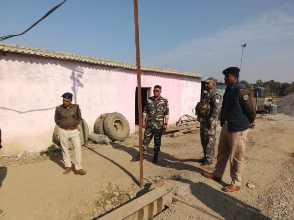 क्रशर में फायरिंग मामले की एसपी ने की जांच क्रशर में फायरिंग मामले की एसपी ने की जांच