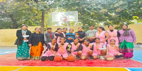 अंतरमहाविद्यालयी महिला बास्केटबॉल प्रतियोगिता में दयानंद आर्य कन्या डिग्री कॉलेज की टीम जीती