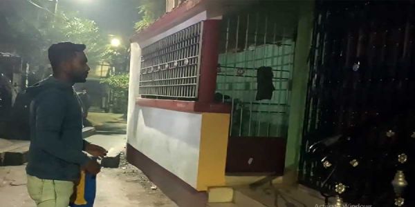 खड़दह में बीएलओ के घर पर हमला