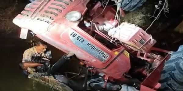 मप्र के भिंड में टूटी पुलिया से नहर में गिरा ट्रैक्टर, तीन किसानों की मौत