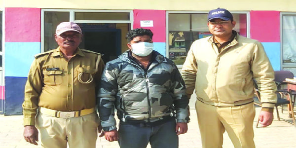 दस हजार का इनामी बदमाश गिरफ्तार