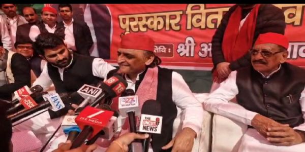 उत्तर प्रदेश में होने वाले हर गैर कानूनी काम में भाजपाइयों का हाथ: अखिलेश