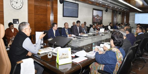 मुख्य सचिव ने सभी जिलाधिकारियों के साथ की सरकारी योजनाओं की समीक्षा