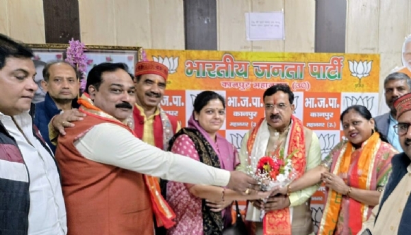 बैठक के दौरान क्षेत्रीय अध्यक्ष प्रकाश पाल व अन्य बैठक के दौरान क्षेत्रीय अध्यक्ष प्रकाश पाल व अन्य