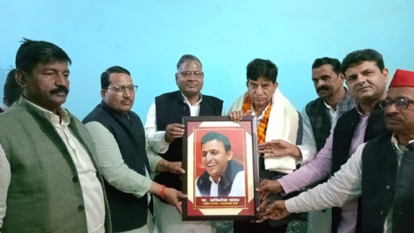 मुकाबला भाजपा से नहीं चुनाव आयोग से हैः राजाराम मुकाबला भाजपा से नहीं चुनाव आयोग से हैः राजाराम