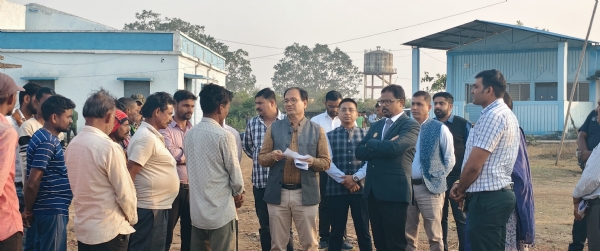 निरीक्षण करते अपर मुख्य सचिव पिंगुआ और अन्य निरीक्षण करते अपर मुख्य सचिव पिंगुआ और अन्य