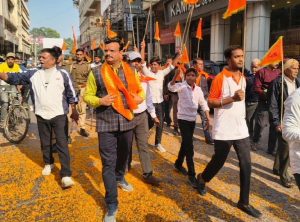 विश्व हिन्दू परिषद कानपुर उत्तर ने निकाली शौर्य यात्रा, सनातनी भाईयों ने लिया बढ़-चढ़ कर हिस्सा विश्व हिन्दू परिषद कानपुर उत्तर ने निकाली शौर्य यात्रा, सनातनी भाईयों ने लिया बढ़-चढ़ कर हिस्सा