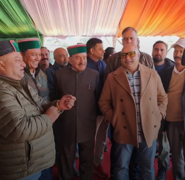 जनसंकल्प सम्मेलन के सभा स्थल पर तैयारियाें का जायजा लेने के बाद विनय कुमार व अन्य। जनसंकल्प सम्मेलन के सभा स्थल पर तैयारियाें का जायजा लेने के बाद विनय कुमार व अन्य।