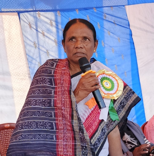 सांसद जोबा मांझी का फाइल फोटो सांसद जोबा मांझी का फाइल फोटो