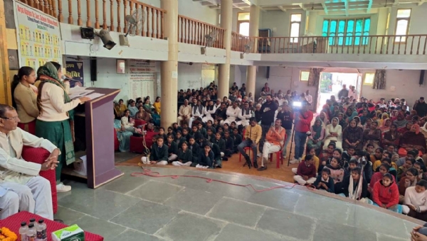 कार्यक्रम को संबोधित करते डॉ. आशा खेदड़ व उपस्थित अतिथि। कार्यक्रम को संबोधित करते डॉ. आशा खेदड़ व उपस्थित अतिथि।