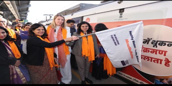 एक माह लम्बे अभियान की शुरूआत करते हुए स्वास्थ सचिव एक माह लम्बे अभियान की शुरूआत करते हुए स्वास्थ सचिव