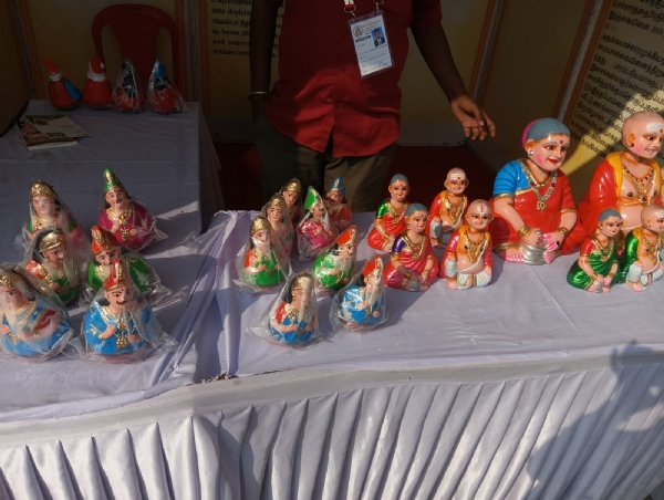 थलैयाट्टी बोम्मई तमिलनाडु का पारम्परिक शिल्प थलैयाट्टी बोम्मई तमिलनाडु का पारम्परिक शिल्प