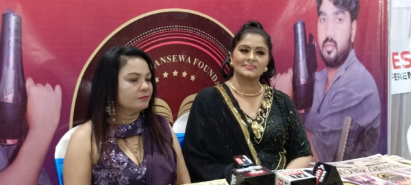 भारतीय अभिनेत्री सुधा चंद्रन एवं न्यू उड़ान जनसेवा फाउंडेशन की डायरेक्टर उषा शर्मा । भारतीय अभिनेत्री सुधा चंद्रन एवं न्यू उड़ान जनसेवा फाउंडेशन की डायरेक्टर उषा शर्मा ।