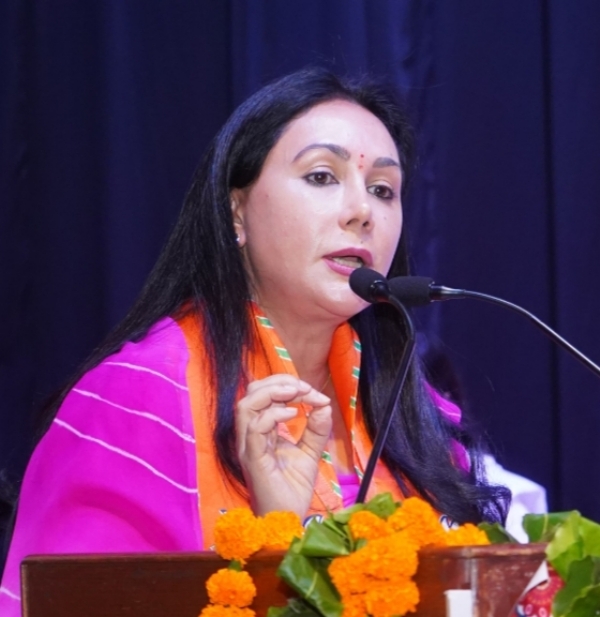 उप मुख्यमंत्री एवं महिला एवं बाल विकास मंत्री दिया कुमारी उप मुख्यमंत्री एवं महिला एवं बाल विकास मंत्री दिया कुमारी