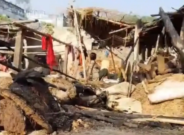 अग्निकांड में झोपड़ी जलकर हुई खाक अग्निकांड में झोपड़ी जलकर हुई खाक