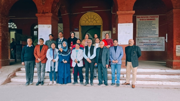 जीजीएम साइंस कॉलेज में राहत वितरित और मेधावी छात्रों को किया सम्मानित