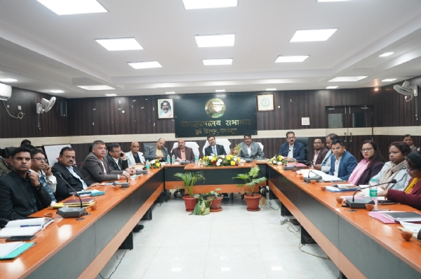 आकांक्षी जिला के केंद्रीय प्रभारी सह संयुक्त सचिव, भारत सरकार महावीर प्रसाद ने की। बैठक आकांक्षी जिला के केंद्रीय प्रभारी सह संयुक्त सचिव, भारत सरकार महावीर प्रसाद ने की। बैठक