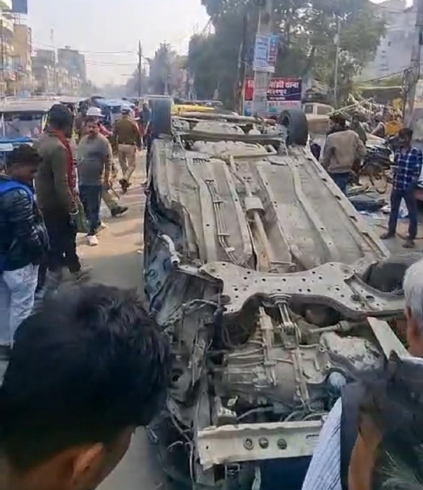 दुर्घटनाग्रस्त कार दुर्घटनाग्रस्त कार