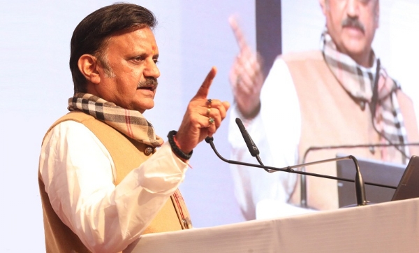 ग्रीन लॉजिस्टिक कॉनक्लेव-2025 के शुभारंभ सत्र को संबोधित करते हुए उप मुख्यमंत्री राजेन्द्र शुक्ल ग्रीन लॉजिस्टिक कॉनक्लेव-2025 के शुभारंभ सत्र को संबोधित करते हुए उप मुख्यमंत्री राजेन्द्र शुक्ल