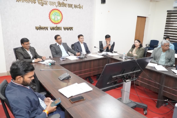 सिंहस्थ-2028: रेलवे और टेलीकॉम कंपनियों के साथ बैठे अधिकारी सिंहस्थ-2028: रेलवे और टेलीकॉम कंपनियों के साथ बैठे अधिकारी