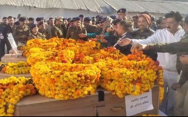 मुरैना में जवानों को दी गई श्रद्धांजिल मुरैना में जवानों को दी गई श्रद्धांजिल