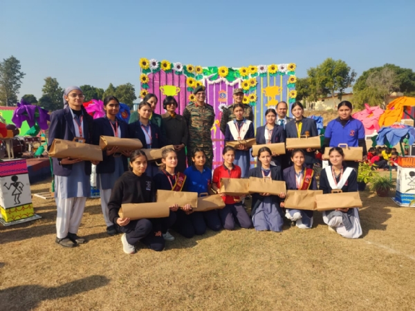 एपीएस अखनूर में वार्षिक खेल दिवस “शिखर: सशक्त भारत की उड़ान” धूमधाम से आयोजित एपीएस अखनूर में वार्षिक खेल दिवस “शिखर: सशक्त भारत की उड़ान” धूमधाम से आयोजित