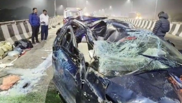 दुर्घटनाग्रस्त कार दुर्घटनाग्रस्त कार