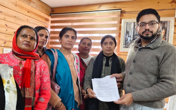 आंगनवाड़ी वर्कर्स एवं हेल्पर्स यूनियन पौंटा साहिब ने एसडीएम पौंटा को दिया मांग पत्र आंगनवाड़ी वर्कर्स एवं हेल्पर्स यूनियन पौंटा साहिब ने एसडीएम पौंटा को दिया मांग पत्र