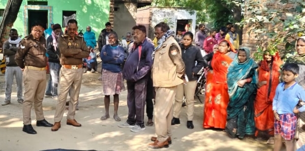 विवाहिता की मौत के बाद छानबीन में जुटी पुलिस। विवाहिता की मौत के बाद छानबीन में जुटी पुलिस।