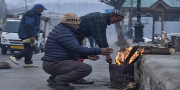 कश्मीर घाटी में गिरा पारा, पुलवामा और शोपियां रहे सबसे ठंडे