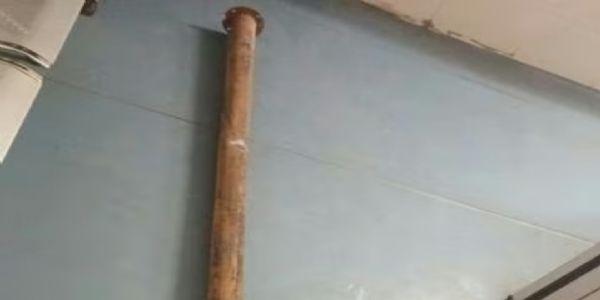 उप्र के बागपत में रेलवे ट्रैक पर पोल डाल ट्रेन को पलटाने की साजिश नाकाम