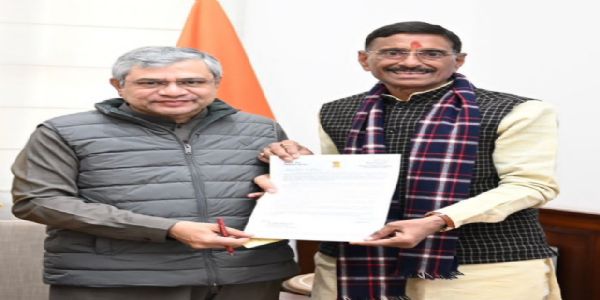 रेल मंत्री से मिले रक्षा राज्य मंत्री संजय सेठ