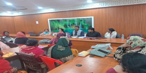 जिला प्रोग्राम पदाधिकारी ने महिला पर्यवेक्षक एवं सभी सेविकाओं के साथ समीक्षा बैठक की