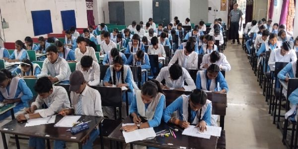 नौवीं से 12 वीं की अर्धवार्षिक परीक्षा शुरू