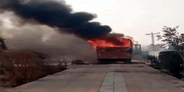 हिसार : बच्चों को ले जा रही स्कूल बस में आग