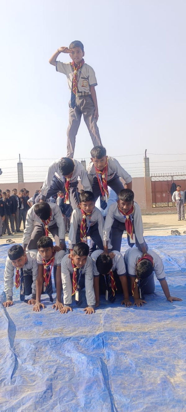 अररिया फोटो:स्काउट गाइड पिरामिड तैयार करते अररिया फोटो:स्काउट गाइड पिरामिड तैयार करते